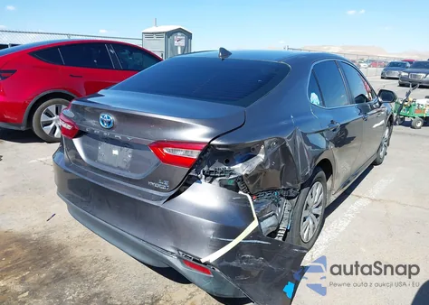 2020 Toyota Camry Le Hybrid z USA, uszkodzony, nr VIN 4T1C31AK1LU525815